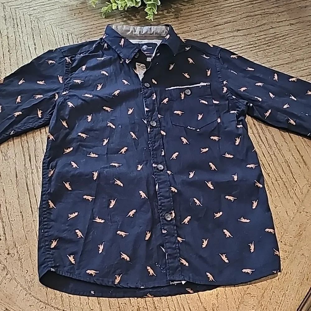Dino long sleeve button up shirt size 6 💯 cotton